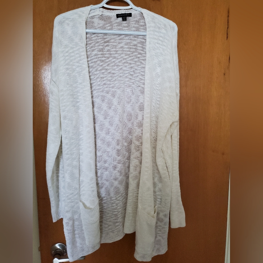 Parhurst XL Cream Caridgan with front pockets.